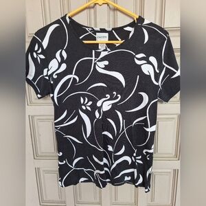 Chico's Tee Sz0  Short Sleeve blk/Wht Floral Round Neck Good Shape Machine Wash